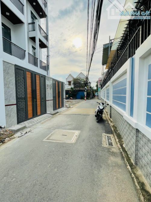 Bán nhà 4 tầng Mới Đẹp Hẻm Xe Hơi Long Trường Q9 -  4x17m Giá 6.5 tỷ TL - 1