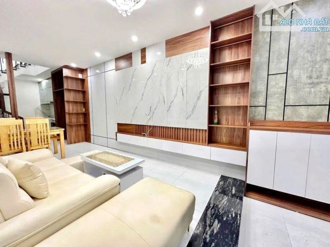 NHÀ LẠC LONG QUÂN- PHƯỜNG TÂY HỒ- CẦN BÁN- 45M- 5 TẦNG- CÁCH Ô TÔ 20M- NGÕ THÔNG- 9.85 TỶ - 1