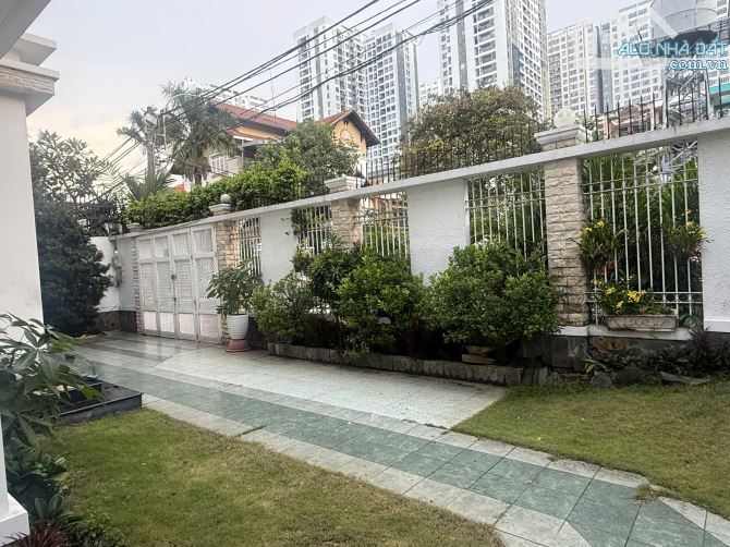 Bán biệt thự Phường Chánh Hưng (Phường 5, Quận 8 cũ). Biệt thự thiết kế thông thoáng - 1