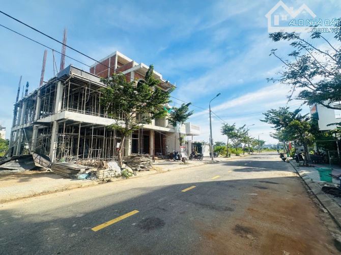 Đất biệt thự đối lưng Minh Mạng - Nam Hòa Xuân - 1