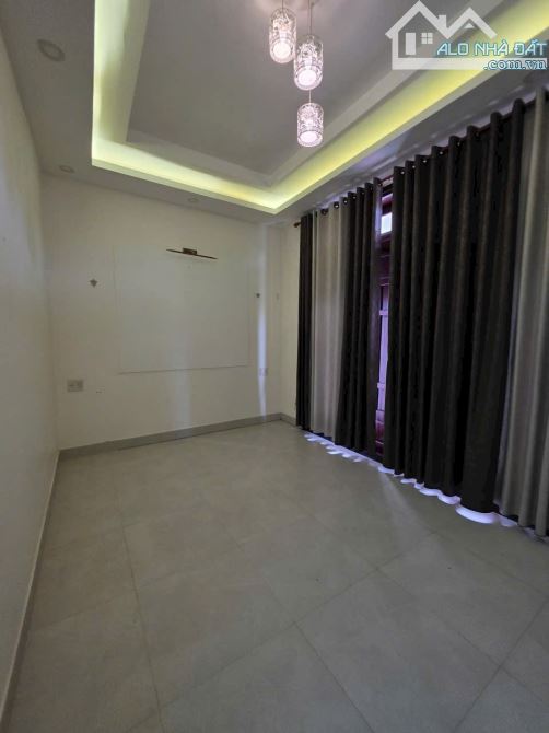 CHO THUÊ NHÀ 2 TẦNG MẶT TIỀN GẦN ĐỒNG KHỞI, TP HUẾ - 1