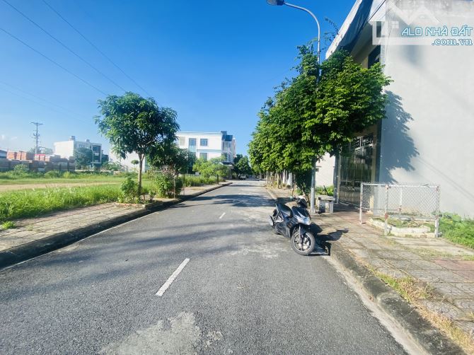 BÁN ĐẤT VIEW CÔNG VIÊN SÂN BÓNG DÃY 03 KHU TDC PHÚ XUÂN TP. THÁI BÌNH - 1