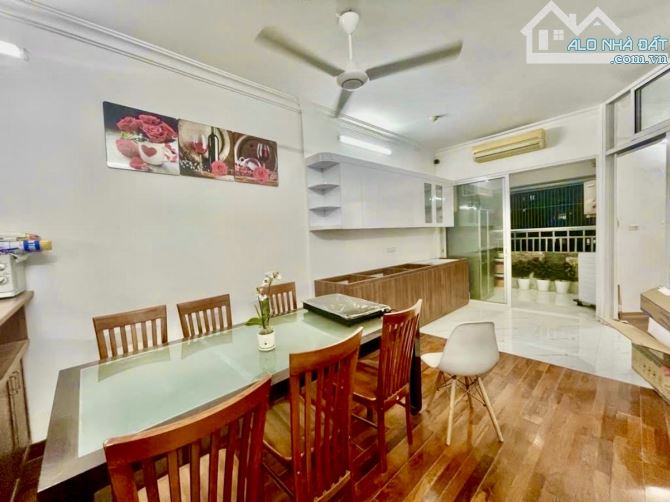 Bán CHCC Hoàng Đạo Thuý -Cầu Giấy.Diện tích 160m2,4 Phòng Ngủ,Tặng Nội Thất - 1