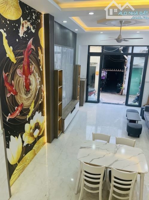 BÁN NHÀ LÊ VĂN QUỚI- 40m2- 2 tầng- 4 tỷ590- - Sổ riêng hoàn công - 1