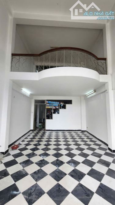 Gấp bán nhà mặt tiền kinh doanh Lê Hồng Phong, Nha Trang vị trí đầu tư kinh doanh tốt - 1