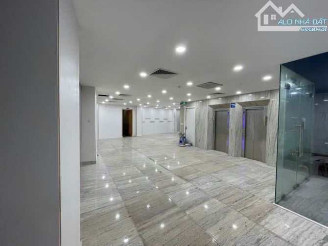 Cho thuê MBKD mặt phố Khúc Thừa Dụ, Cầu Giấy, 150m2, 7 tầng, 285tr - 1