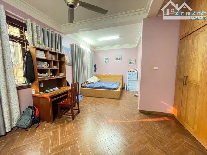 PHỐ MINH KHAI 6 TẦNG KINH DOANH, LÔ GÓC Ô TÔ TRÁNH ,+ Mặt ngõ rông ô tô tránh,