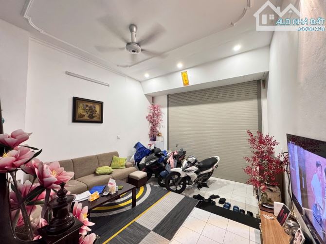 Bán nhà Minh Khai 2 thoáng 50m 4 tầng MT 4.7m giá 9 tỉ - ngõ thông, gần ô tô - 1