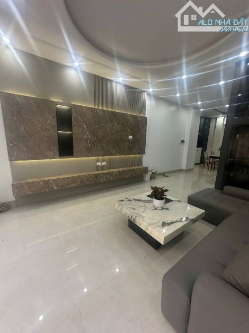 Lý tự trọng la khê 52m 5 tầng , thang máy , chỉ nhỉnh 7 tycủ t6 - 1