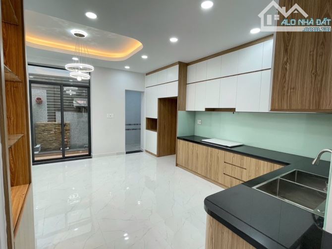 Cạnh Đầm Sen, Giáp Q.10, Q.11, Nhà Mới 3Tầng ST Ở Liền, 100m2 (4.5x22m) Oto Ngủ Nhà, Đường - 1