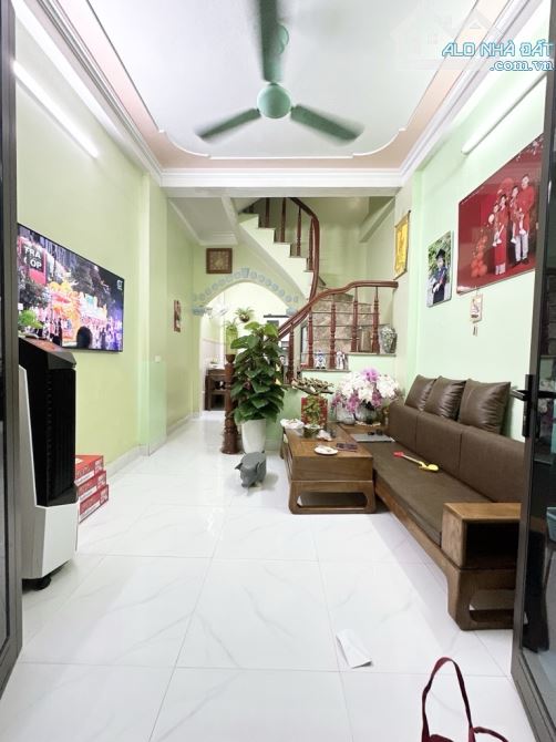 Giá đầu tư Ngã Tư Sở  35m x 4 tầng, gần ô tô tránh, 6,8 tỷ - 1