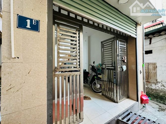 Rẻ vị trí đẹp 37m2 - 4 tầng 4PN tại 322 Mỹ Đình 80m ra Oto - 1