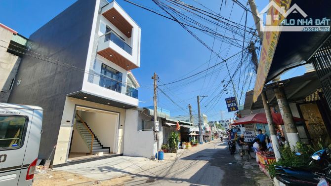 Bán nhà MT chợ Bình Phước B, p.Bình Chuẩn, Tp.Thuận An chỉ 4,5 Tỷ TL M7805 - 1