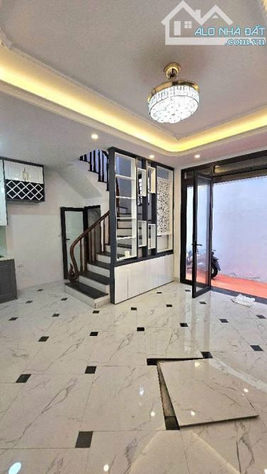 BÁN NHÀ 36M² XÂY 5 TẦNG – GIÁ 6.7 TỶ – TỨ HIỆP, THANH TRÌ 🏡 - 1