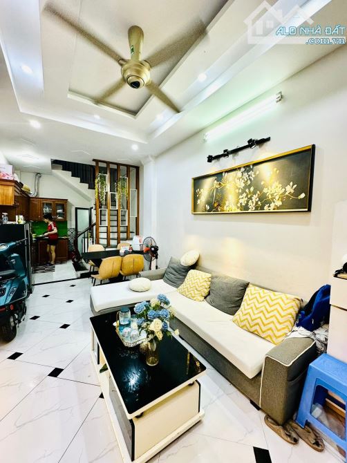 Bán nhà ngõ 281 Trần Khát Chân 30m2, 5T, mt 3.5m mới đẹp, ngõ bagac tránh, sổ vuông đẹp. - 1