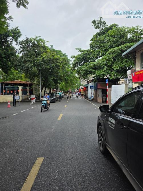 NHÀ 6 TẦNG - NGUYỄN VĂN HUYÊN - CẦU GIẤY - 70M - MT 5M - NGÕ THÔNG - ÔTÔ - 1