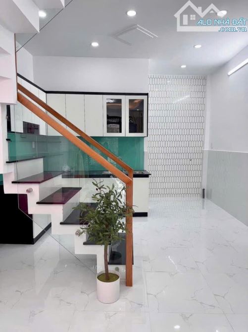 SIÊU PHẨM NHÀ ĐẸP HẺM XE HƠI – CHIẾN LƯỢC – 4x10M – CHỈ 3 TỶ 7 - 1