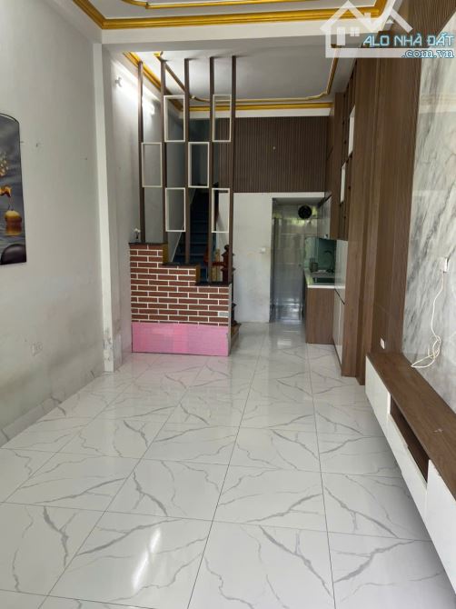 Cho thuê nhà ngõ Ngọc Lâm, Phường Gia Thụy, Long Biên. DT 40m x 3 tầng, giá 5tr - 1