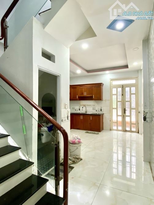 NHÀ 3 TẦNG CHIẾN LƯỢC, 2 MẶT HXH THÔNG, CHIẾN LƯỢC - GIÁP TÊN LỬA, 72M2, GIÁ 6 TỶ XÍU - 1