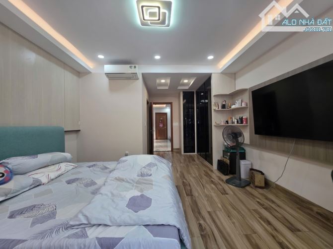 Bán nhà Bình Thạnh - 92m2 - 5 tầng - thiết kế hiện đại - đường 10m - 19.9 tỷ - 12
