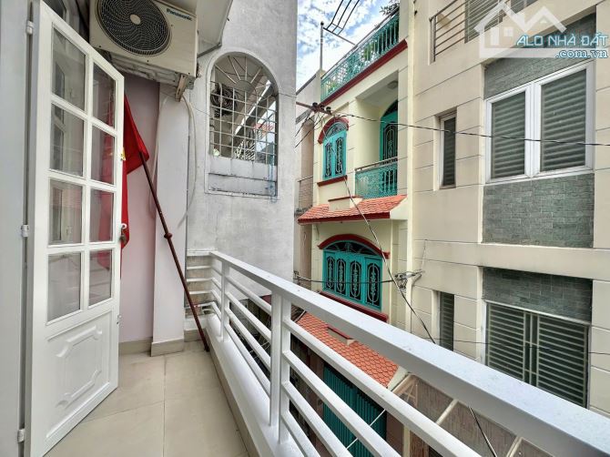 Bán Nhà 5 tầng , Hẻm Xe Hơi Quận 5. Giá 10 tỷ - 12