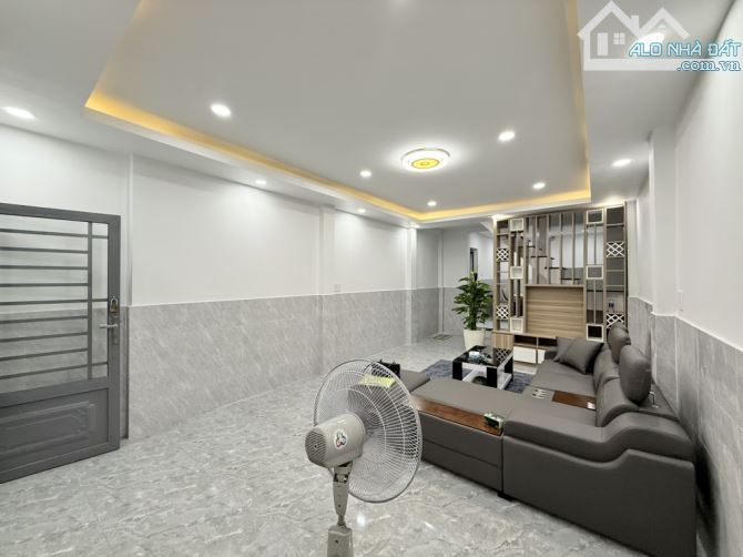 BÁN NHÀ 2 TẦNG, 55M2, HẺM 3 MÉT - PHẠM VĂN ĐỒNG, BÌNH THẠNH , GIÁ 4.x TỶ - 12