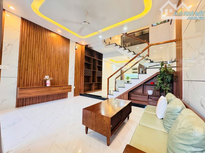 📌📌📌LÀM VIỆC TRỰC TIẾP GIÁ TỐT !!! bán  nhà đẹp 2 tầng kiệt 428 Tôn Đản - 12