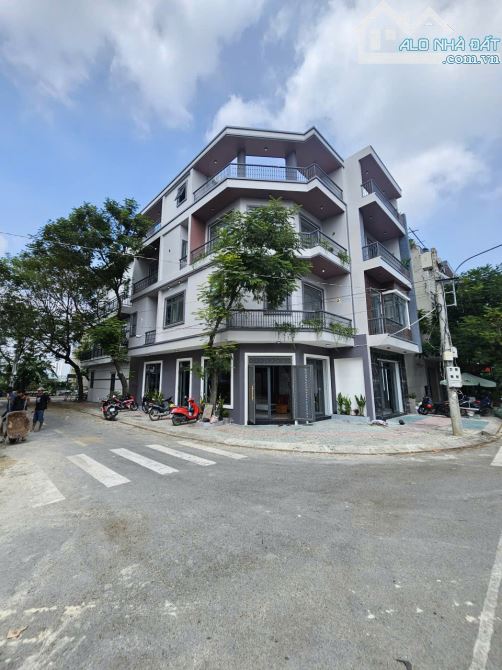 Bán nhà 2 mặt tiền, KDC gần Aeon Mall, p.Thuận Giao Tp.Thuận An chỉ 7,9 tỷ TL M6077 - 12