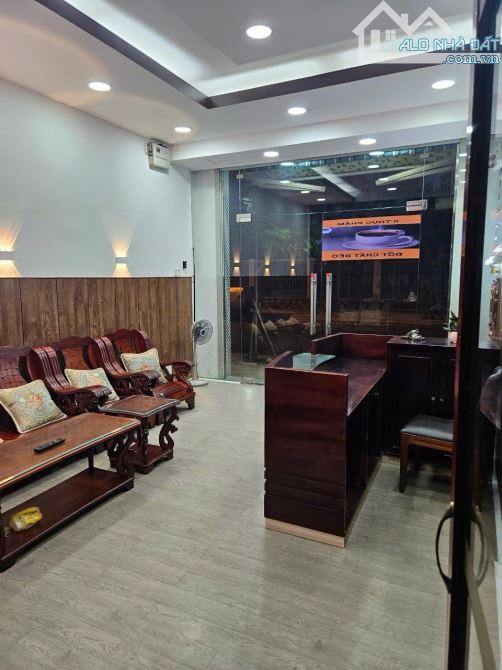 12tỷ quá rẻ cho căn nhà thu nhập tốt 30tr/tháng, có 2 lối đi riêng biệt. - 13