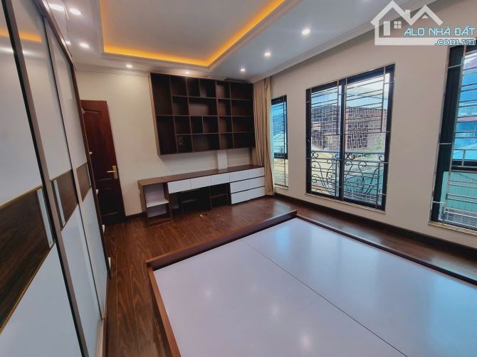 HOÀNG CẦU -ĐỐNG ĐA-PHÂN LÔ-VỊ TRÍ KIM CƯƠNG-Ô TÔ CHẠY VÒNG-7 TẦNG THANG MÁY-NHÀ MỚI-31 TỶ - 19