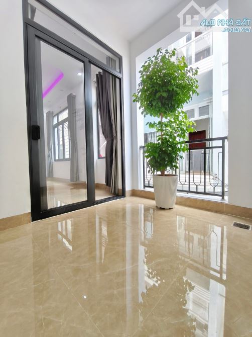 CẦN BÁN NHÀ 1 TRỆT 3 LẦU HẺM Ô TÔ TRƯƠNG CÔNG ĐỊNH THÔNG LÊ HỒNG PHONG – P.7 – 40M2 - 5.6Ỷ - 17