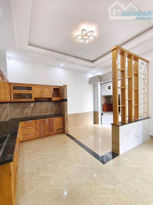 CẦN BÁN NHÀ 1 TRỆT 3 LẦU HẺM Ô TÔ TRƯƠNG CÔNG ĐỊNH THÔNG LÊ HỒNG PHONG – P.7 – 40M2 - 5.6Ỷ - 18