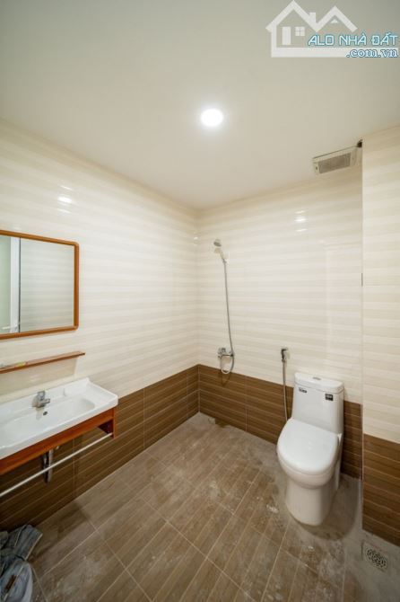 🌿 NHÀ ĐẸP Ở LIỀN – CMT8 P5 TÂN BÌNH (Phường Tân Bình) – XE HƠI NGỦ TRONG NHÀ – 3 TẦNG - 19