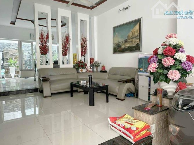 Bán nhà  Biệt Thự MiNi mặt tiền phạm nhữ tăng 16m - 6m x 18m - 108m - 3 lầu -5PN-6WC-P4 Q8 - 2