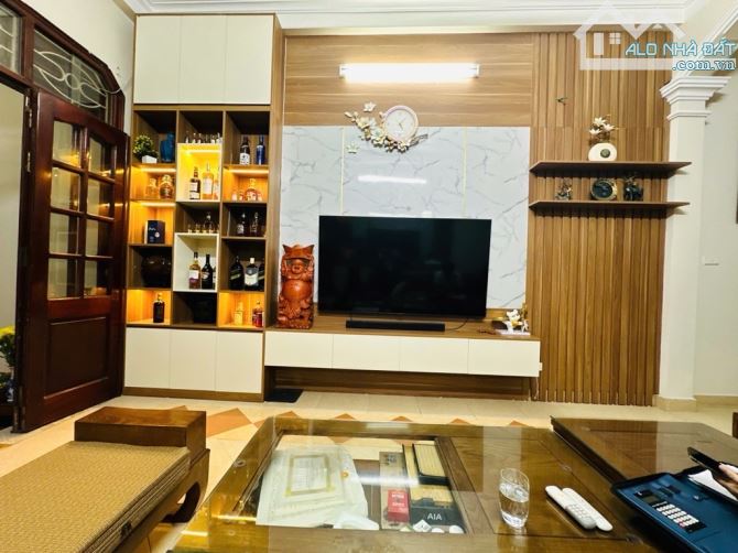 NGỌC THUỴ 58M2- 4 TẦNG - Ô TÔ ĐỖ CỬA- NHỈNH 10 TỶ - 2
