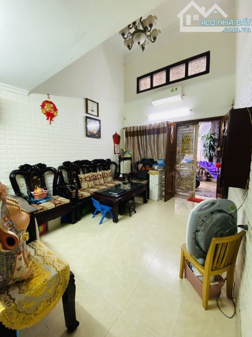 BÁN NHÀ 30m2, 4 tầng phố Nguyễn Lương Bằng - Ngõ rộng, cách MP 50m - 2