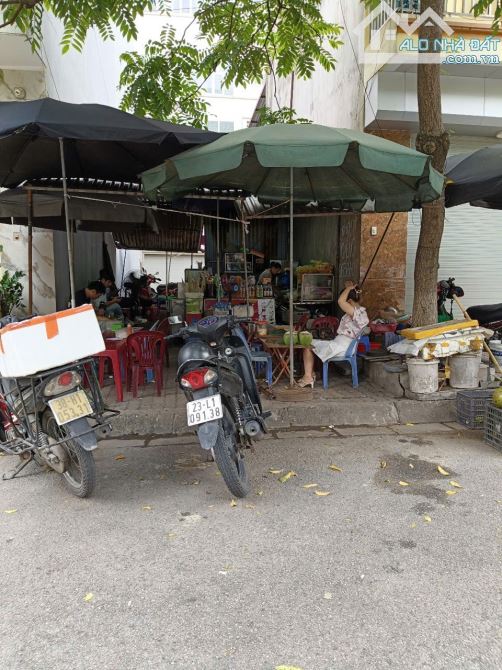 Bán lô giãn dân gần ngã 6 , thông hai đầu , một mặt nhìn vườn hoa - 2