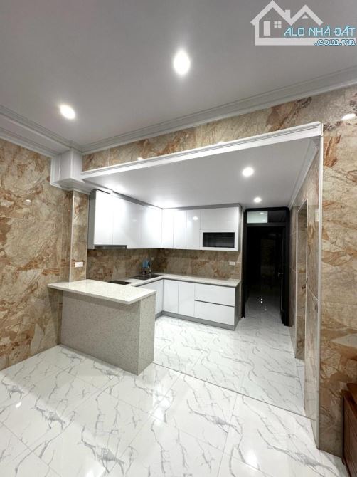 HIẾM! TẬP THỂ TẦNG 1 PHỐ VIP NHÂN HÒA-65M-2PN-2WC-TT THANH XUÂN-LÔ GÓC-Ở NGAY-KD-5TỶ - 2
