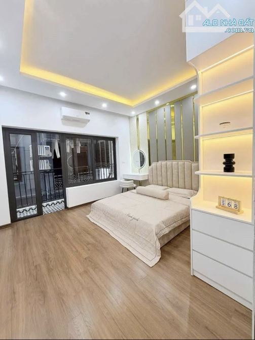 [BÁN GẤp] BÁN NHÀ NGỌC THUỴ- Nhà Dân Xây-Ô tô đỗ cửa- chỉ 6,4 Tỷ    Nhà mặt ngõ gần MIPEC, - 2