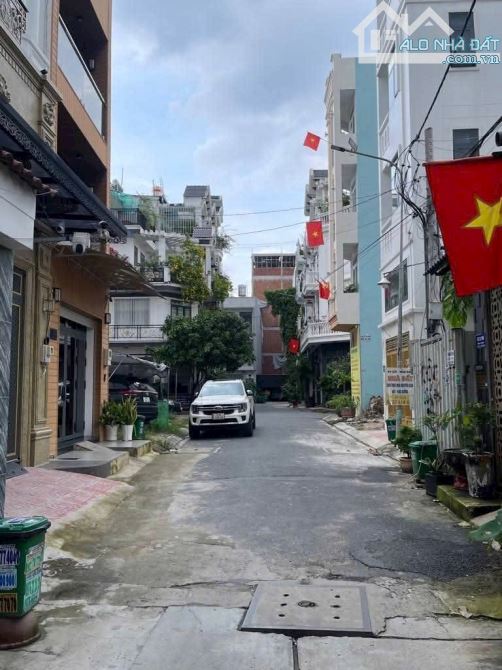 SIÊU PHẨM BÌNH TÂN - NGAY CHỢ BÌNH THÀNH - 4 TẦNG -71M2 - ĐƯỜNG XE TẢI THÔNG- NGANG 5 - - 2