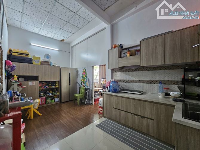 Bán nhà 2 tầng MT Lê Đình Lý Hải Châu  kd sầm uất - 2