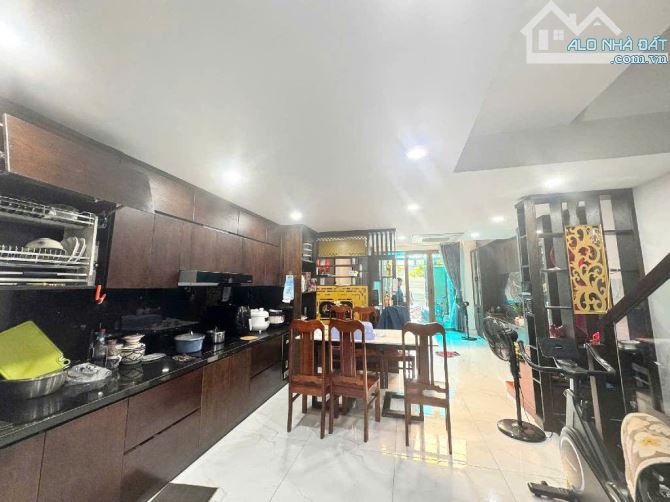Nhà Đẹp 5 Tầng BTCT, Đường 7m Ô Tô Tránh - Ngay Vạn Phúc City - Full Nội Thất - Giá 8,6 Tỷ - 2