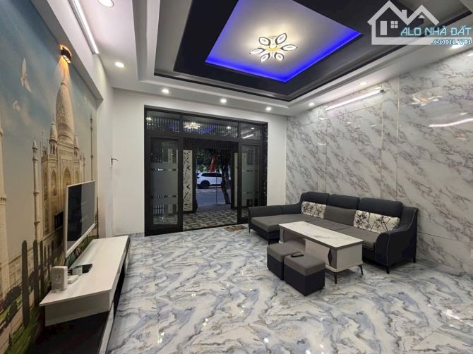 Bán nhà 3 tầng MT Ngọc Hồi Liên Chiểu - 2