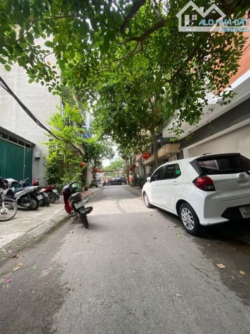 (Chủ cần bán gấp) đất Nguyễn Sơn,xe 7 chỗ ngủ trong đất Dt 70m giá nhỉnh 13 tỷ - 2