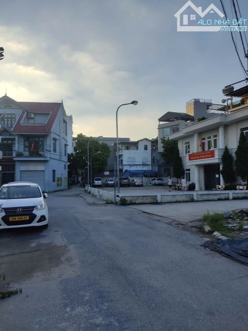 🌟 BÁN ĐẤT TỔ 8 THẠCH BÀN — CỔ LINH / BÁT KHỐI 🌟 ✅ Diện tích: 40 m²  Giá 5.3 Tỷ Ngõ Thông - 2
