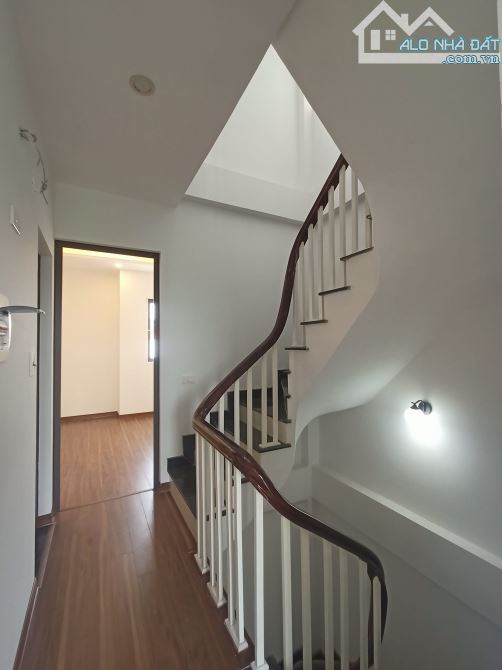 Trung Tâm Chúc SƠn - Nhà 37m2- 4 tầng. oto vào cửa. Ngay BV Đa Khoa Chương Mỹ. 300m ra QL6 - 2