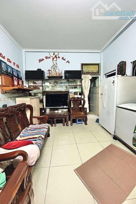 TRƯỜNG CHINH TÂN BÌNH ,DT 5*18 , GẦN HXH ,ĐANG CÓ DÒNG TIỀN 24TR/TH ,NHỈNH 6 TỶ - 2