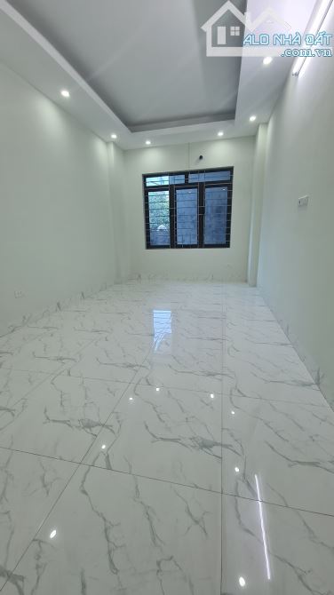 Duy nhất 1 căn Đại Cát 5 tầng xây mới Ô TÔ đỗ cổng 5.2 tỷ vác đồ ở luôn - 2