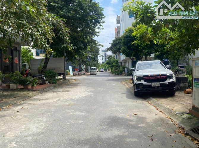 Đất đẹp hiếm đường 6m vỉa hè rộng TDC Trâu Quỳ DT 34.2m2 . Giá 7.45 tỷ - 2
