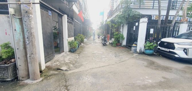 BÁN NHÀ SÂN 4 XE HƠI ĐẬU VÔ TƯ GIÁ CHỈ 5,2 TỶ TẠI THẠNH XUÂN QUẬN 12 - 2